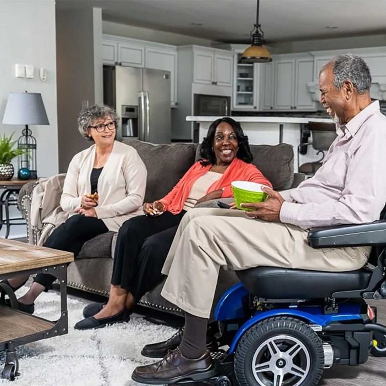 indoor-electric-wheelchairs-with-family