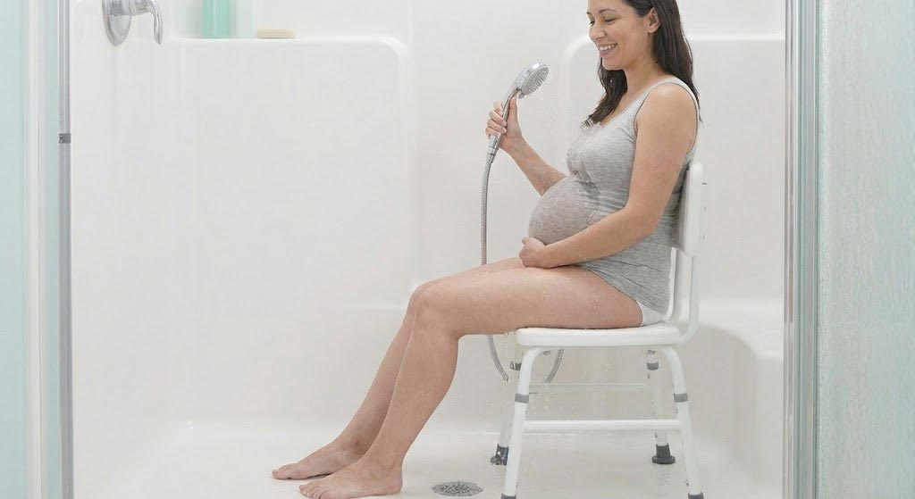 Pregnant-women-use-bath-chairs